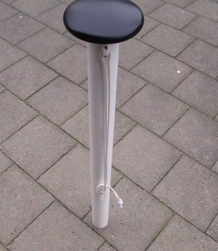 mastvlaggen vervangen met koord aan buiten zijde mast